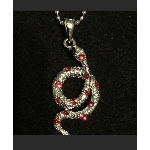NEW~Silver Slither Snake & Ruby Gemstone Design Pendant Necklace - Picture 2 of 2